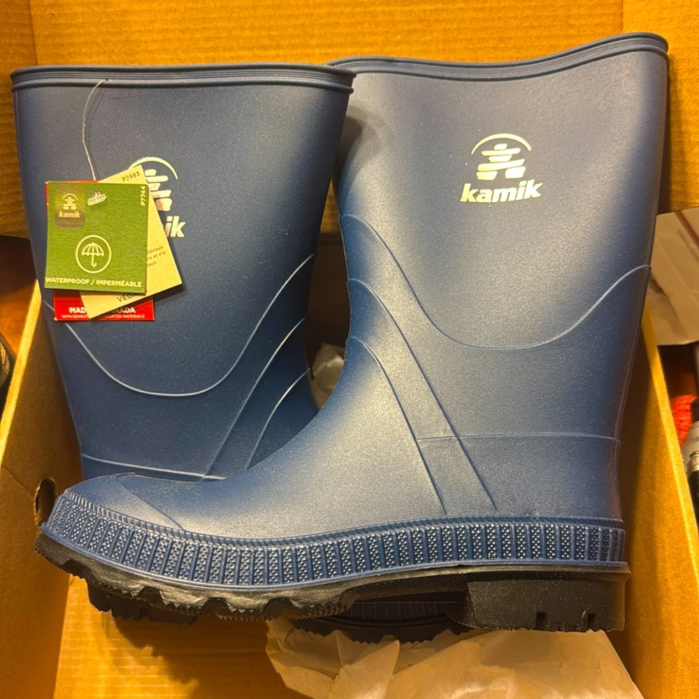 Kamik Stomp light navy youth size 5 waterproof boots